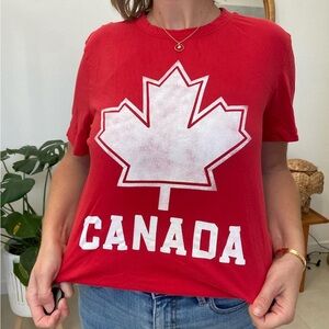 Red short sleeve Canada tee - unisex